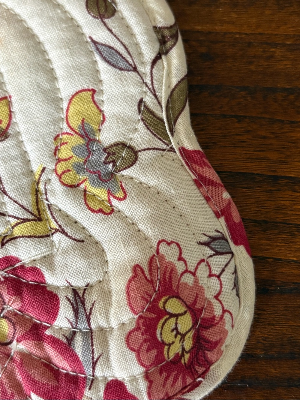 🌺Quilted Scalloped Placemats - Picture 3 of 6